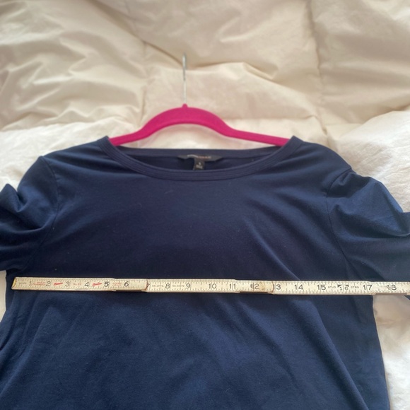 Banana Republic Size Small Navy Blue Women's Top with Ruffle Detail - Picture 4 of 5